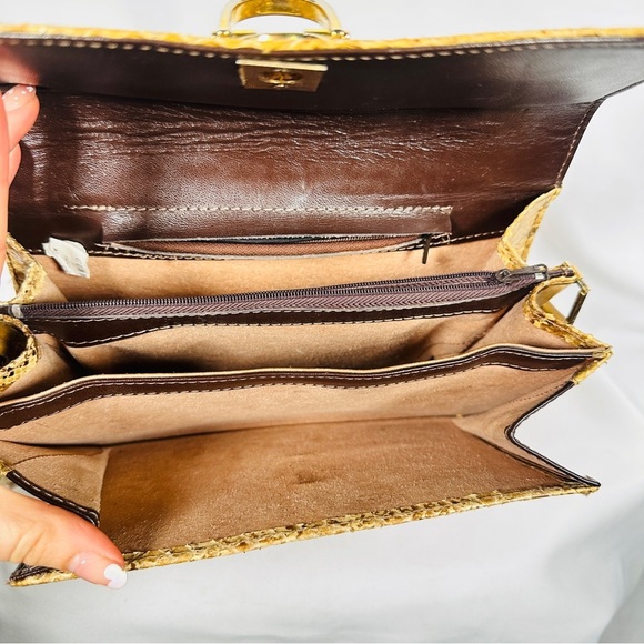 Vintage Python Shoulder Bag with Genuine Snakeskin and Flap Turnlock - Picture 6 of 16